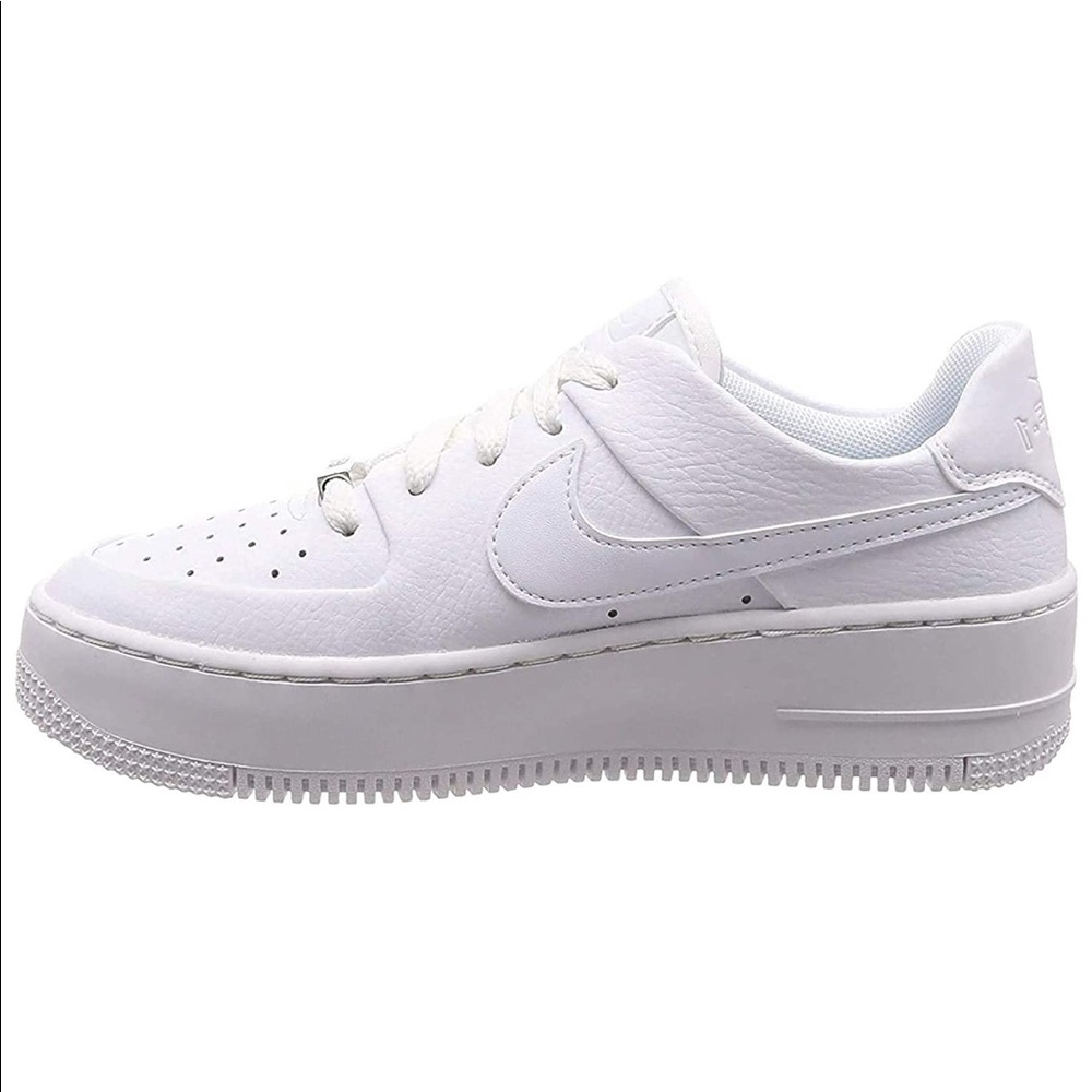 Air Force 1 Sage Low Women’s Sneakers